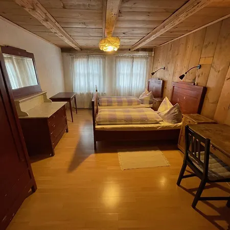 Grosse Im Engadinerhaus * Sent