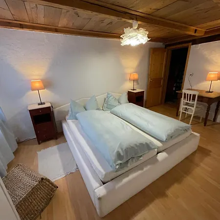 Grosse Im Engadinerhaus *