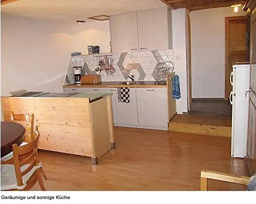 Grosse Im Engadinerhaus Зент