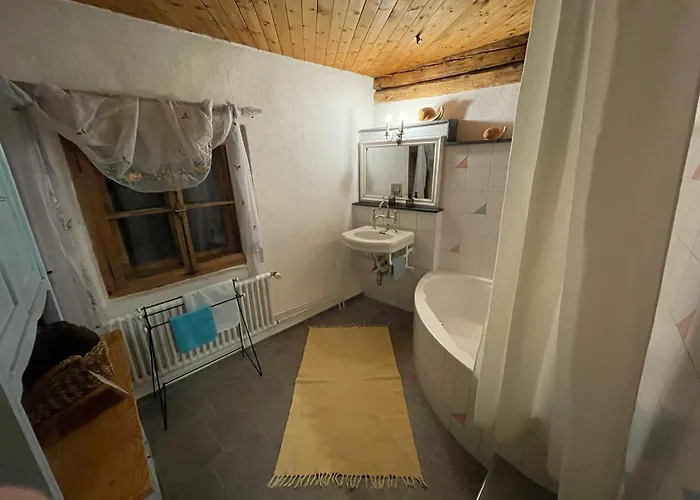 Grosse Im Engadinerhaus Зент