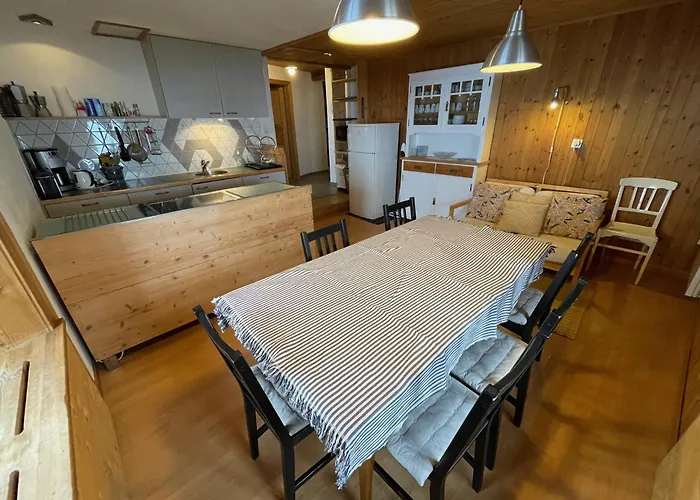 Grosse Im Engadinerhaus Apartment